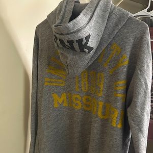 PINK Victoria’s Secret woman’s sweater